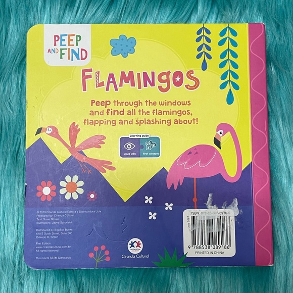 Flamingos 🦩 Peep & Find Book - Picture 3 of 6